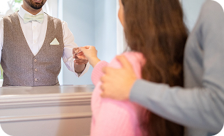 Invoice payment gateway for hospitality